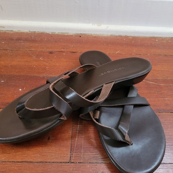 Predictions size 7 sandals - Picture 3 of 5